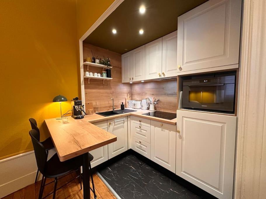 La Belle Jeannine - T2 40 M2 - Calme, Central, De Gamme, Equipe *